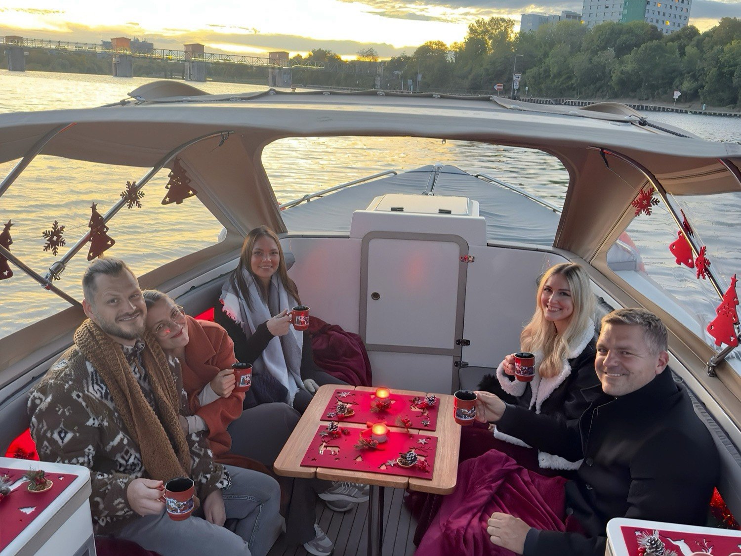 Glühweinfahrt Heidelberg – Romantische Festliche Schifffahrt im Winter